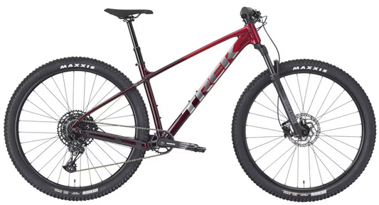 Trek Marlin 7 Gen 3 - Fury Red Fade 2026